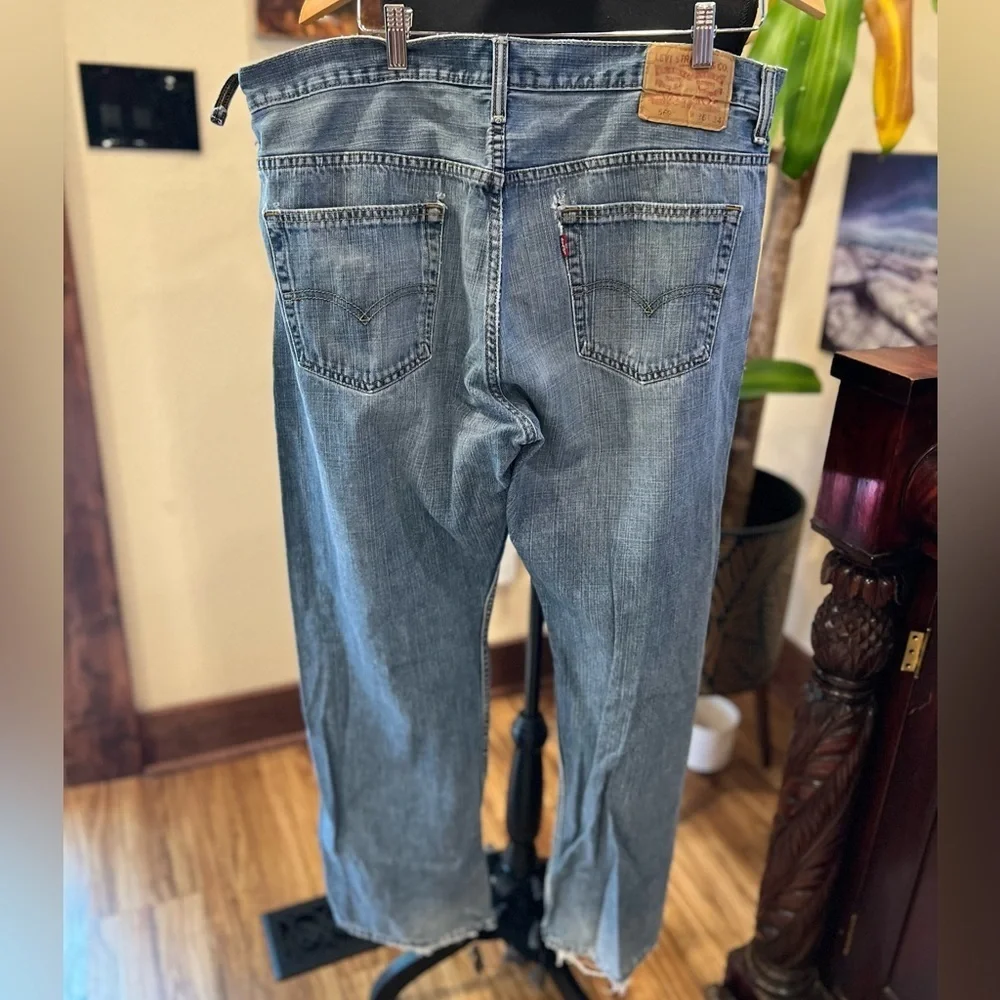 Levi’s 569 jeans size 36/34 in GUC